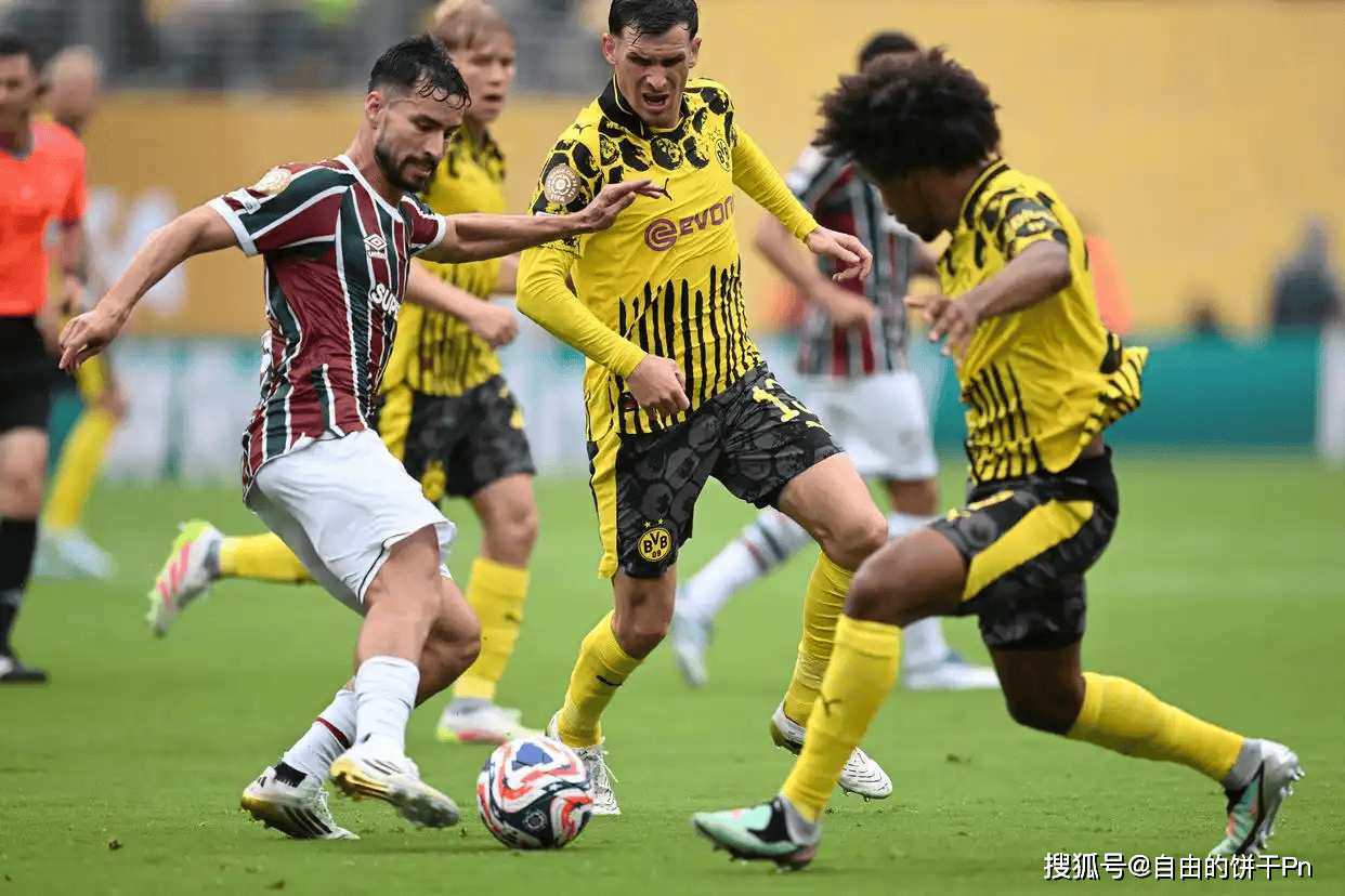 冲刺阶段国王杯传出新动向，那不勒斯远射贴柱，管理层表态：媒体盛赞，轮换策略成焦点的简单介绍