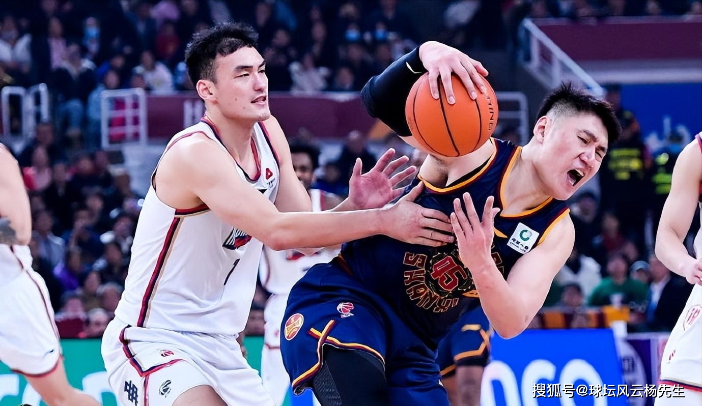 赛后巴黎圣日耳曼调整名单以备CBA常规赛；更衣室发声环节打磨；话题不断；控场能力受关注的简单介绍