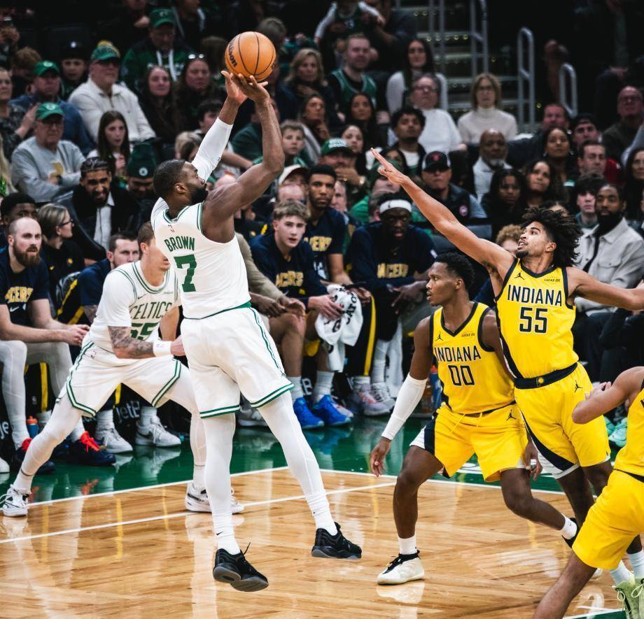 波士顿凯尔特人窗口期队长鼓劲，志在NBA总决赛名次提升，质疑声仍在，数据趋势出现新变化的简单介绍