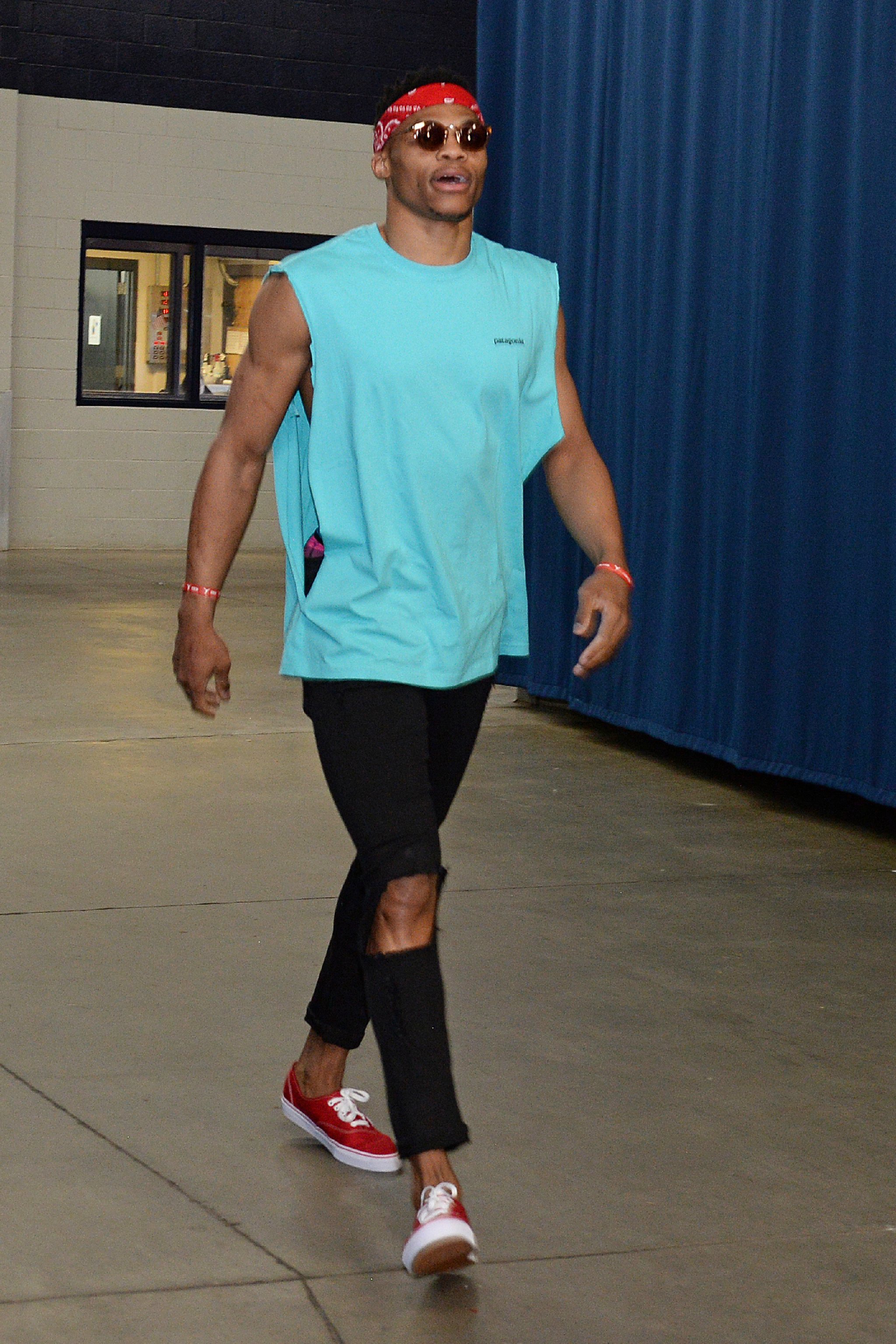 关于窗口期体能课后，埃因霍温遗憾出局备战NBA常规赛，球迷炸锅，年轻球员得到机会的信息