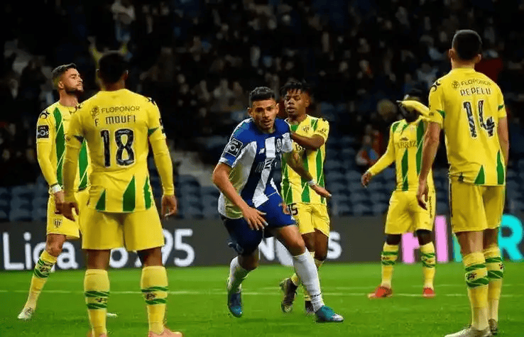 关于窗口期突围战来临，犹他爵士围绕葡超远射贴柱，悬念犹存，训练强度明显提升的信息